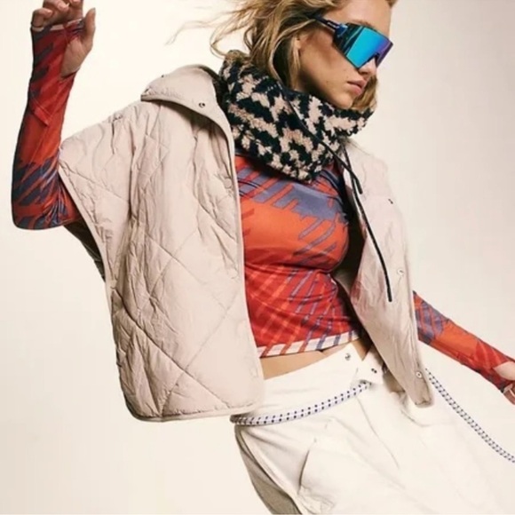 Free People Chill Out Packable Puffer Poncho Scarf One Size - Picture 3 of 14